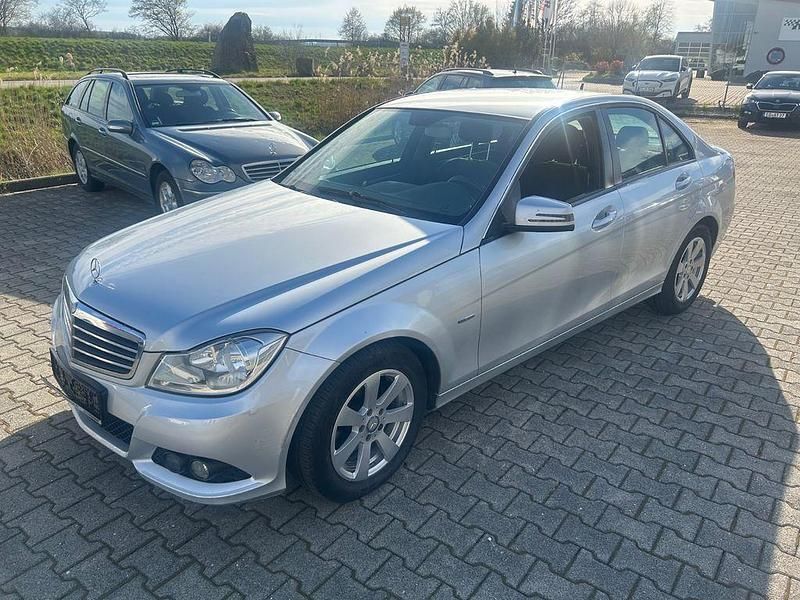 Gebraucht Mercedes C180 156 PS (114 kW) 2011 Silber Limousine