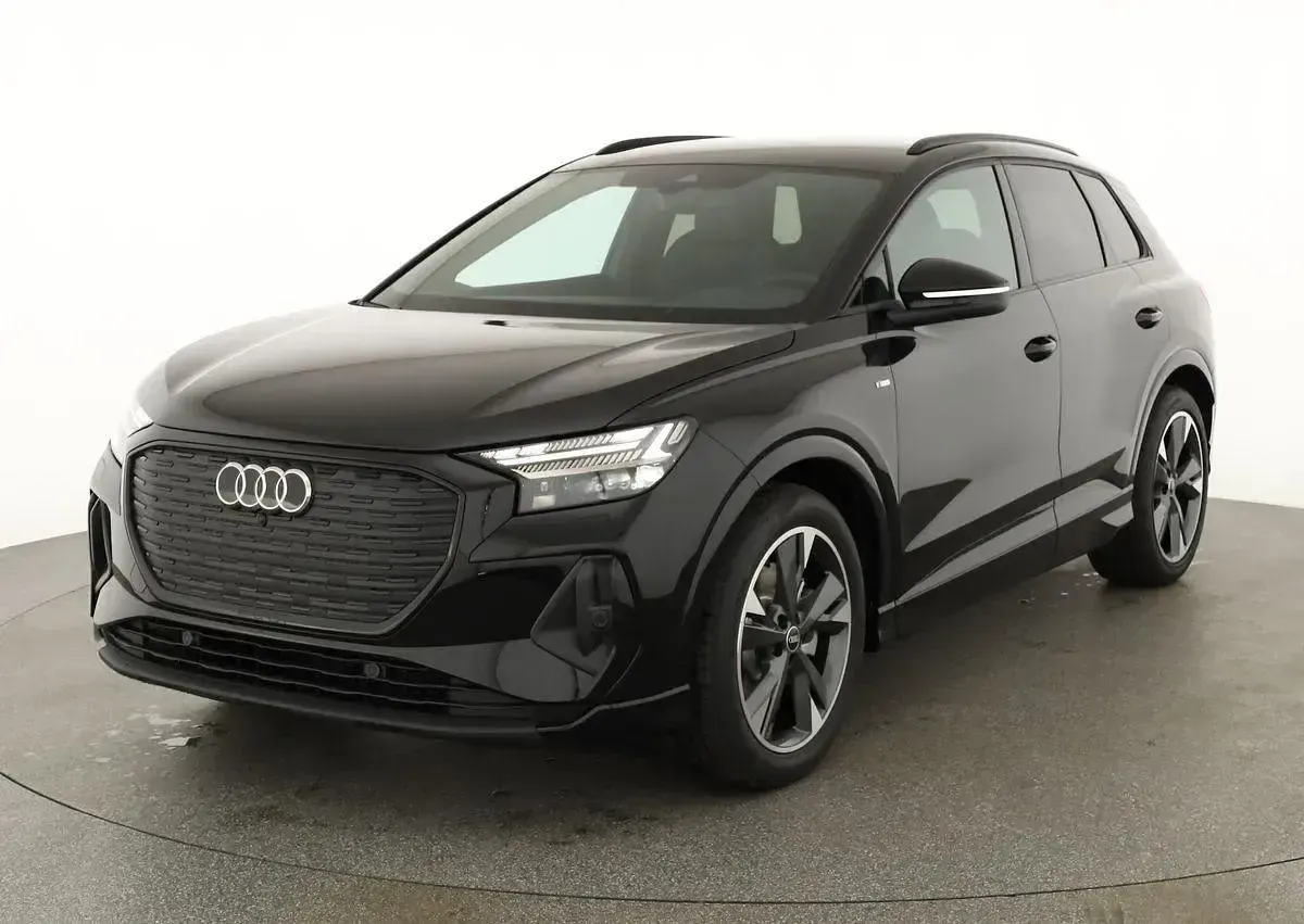 Gebraucht Audi Q4 e-tron Basis 210 kW (286 PS) 2026 SUV