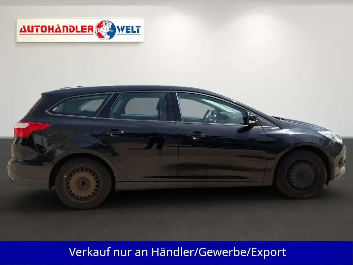 Gebraucht Ford Focus 105 PS (77 kW) 2011 Schwarz Kombi