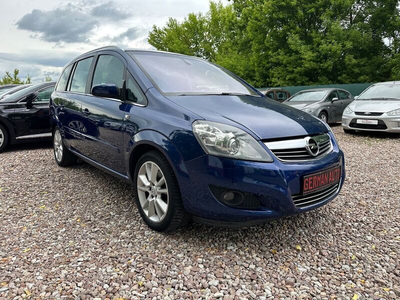 Blau Gebraucht 2008 Opel Zafira Cosmo Van / Kleinbus | 4.990 € (Etwas zu teuer) - Bild 1/4