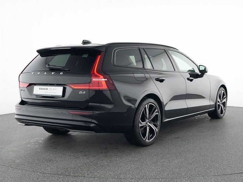 Gebraucht Volvo V60 Plus 197 PS (144 kW) 2025 Schwarz Kombi