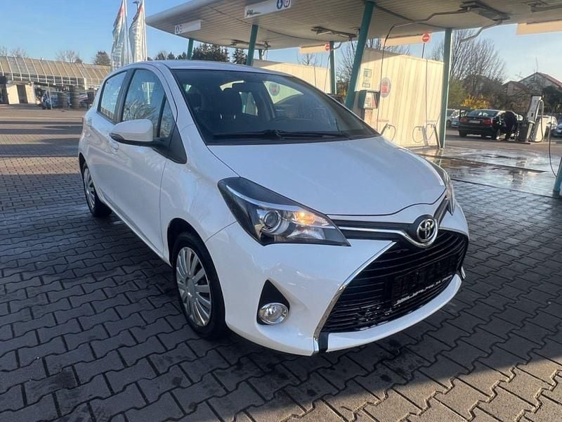 Gebraucht Toyota Yaris Comfort 99 PS (72 kW) 2016 Weiß Kleinwagen