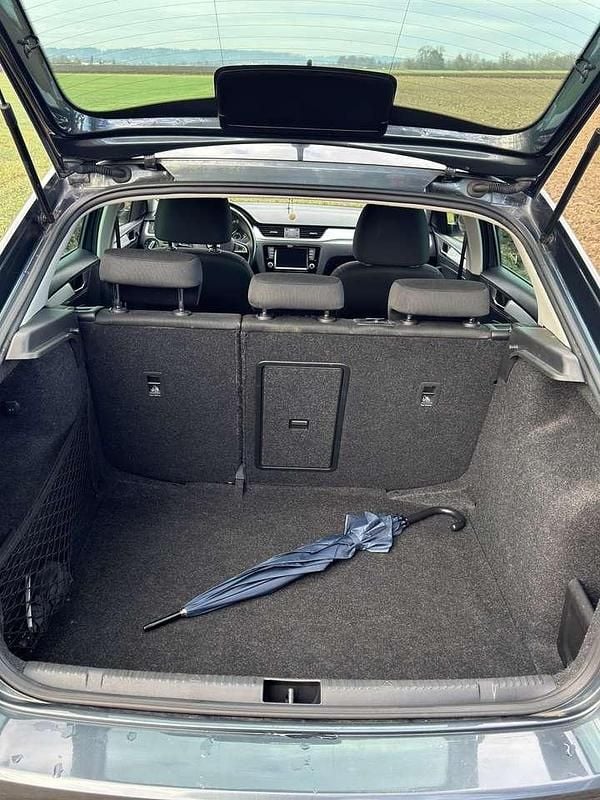 Gebraucht Skoda Rapid Drive 125 PS (91 kW) 2017 Limousine