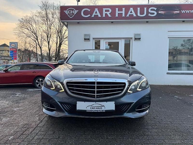 Gebraucht Mercedes E220 Elegance 170 PS (125 kW) 2014 Tenoritgrau Limousine