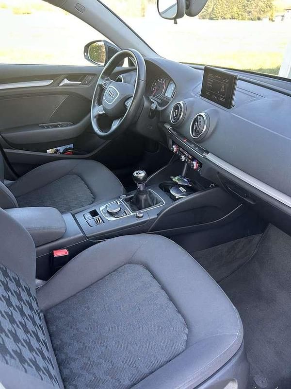 Gebraucht Audi A3 Attraction 125 PS (91 kW) 2015 Schwarz Kleinwagen