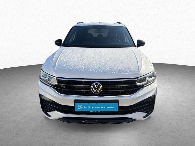 Gebraucht VW Tiguan Allspace R-line 193 PS (141 kW) 2024 Oryxweiß perlmutteffekt SUV