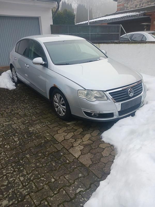 Grau Gebraucht 2008 VW Passat Kombi | 1.300 € (Superpreis) - Bild 1/4