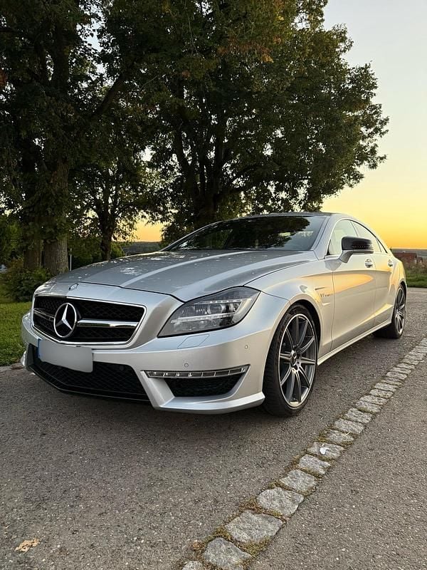 Silber Gebraucht 2012 Mercedes CLS63 AMG AMG Limousine | 38.900 € (Fairer Preis) - Bild 1/4