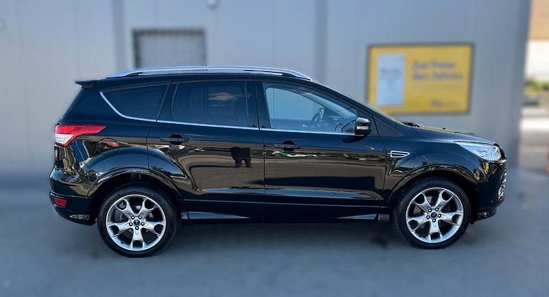 Gebraucht Ford Kuga Individual 182 PS (133 kW) 2016 Schwarz SUV