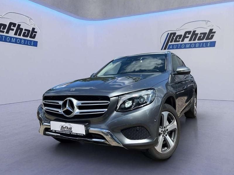 Grau Gebraucht 2018 Mercedes GLC250 SUV | 24.200 € (Guter Preis) - Bild 1/4
