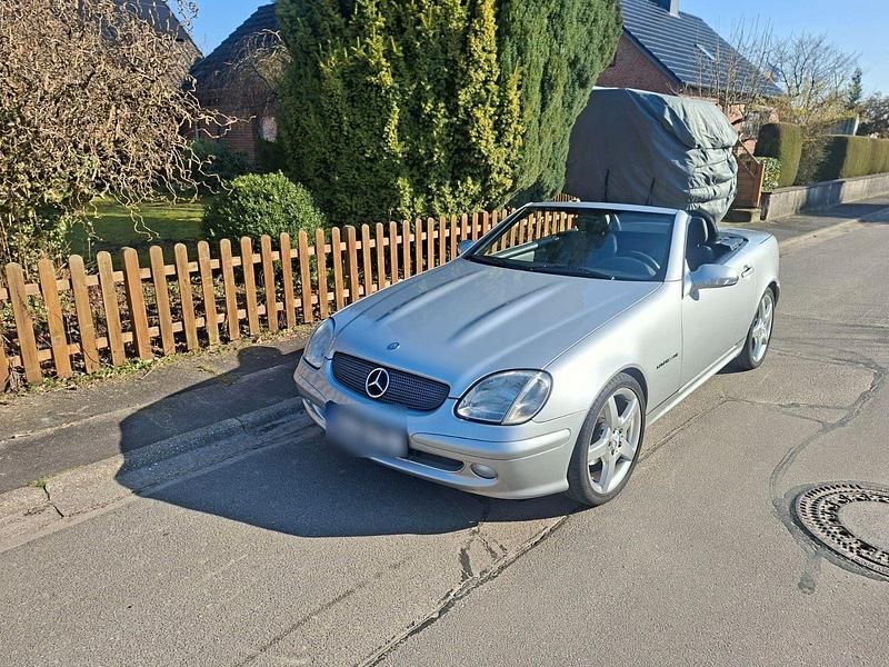 Gebraucht Mercedes SLK230 197 PS (144 kW) 2001 Silber Cabrio