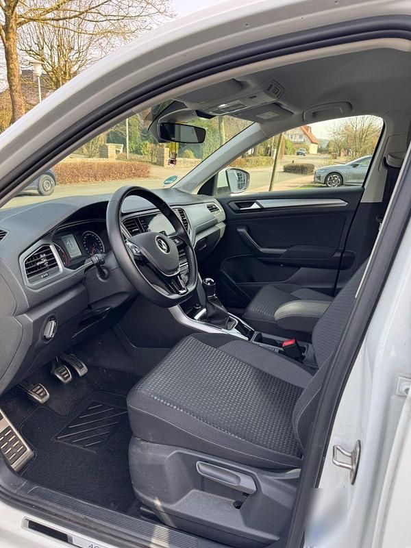Gebraucht VW T-Roc Active 110 PS (80 kW) 2021 Weiß SUV