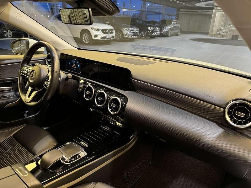 Gebraucht Mercedes A220 190 PS (139 kW) 2019 Weiß Kleinwagen