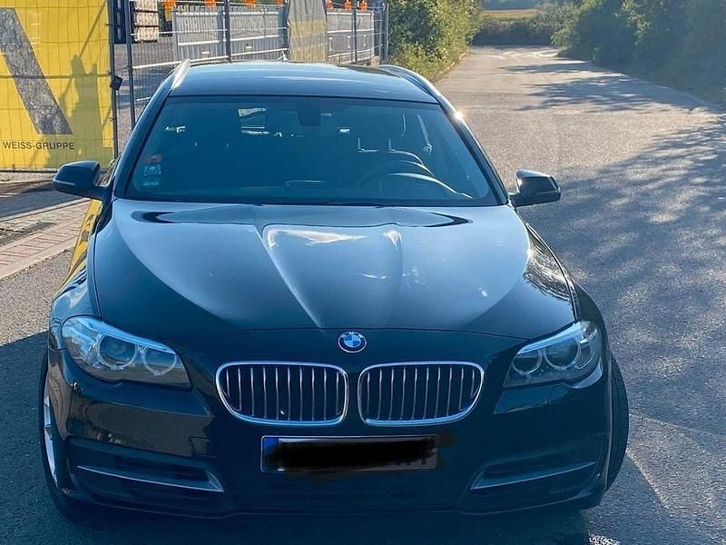 Schwarz Gebraucht 2014 BMW 520 Kombi | 8.449 € (Superpreis) - Bild 1/4