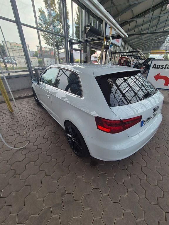 Gebraucht Audi A3 Ambiente 150 PS (110 kW) 2015 Weiß Limousine