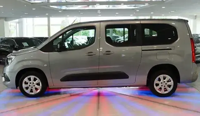 Gebraucht Opel Combo Life Elegance 131 PS (96 kW) 2022 Andere Limousine