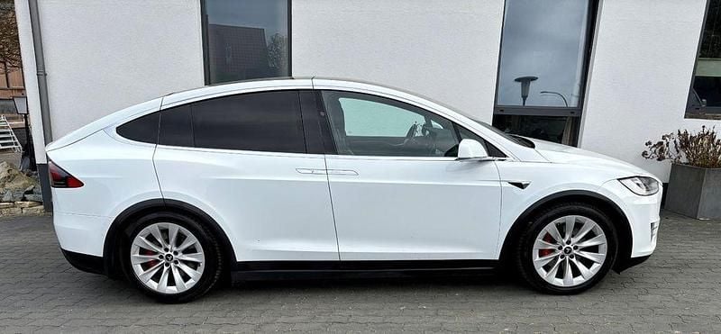 Second-hand Tesla Model X 567 kW (772 CP) 2017 Alb SUV