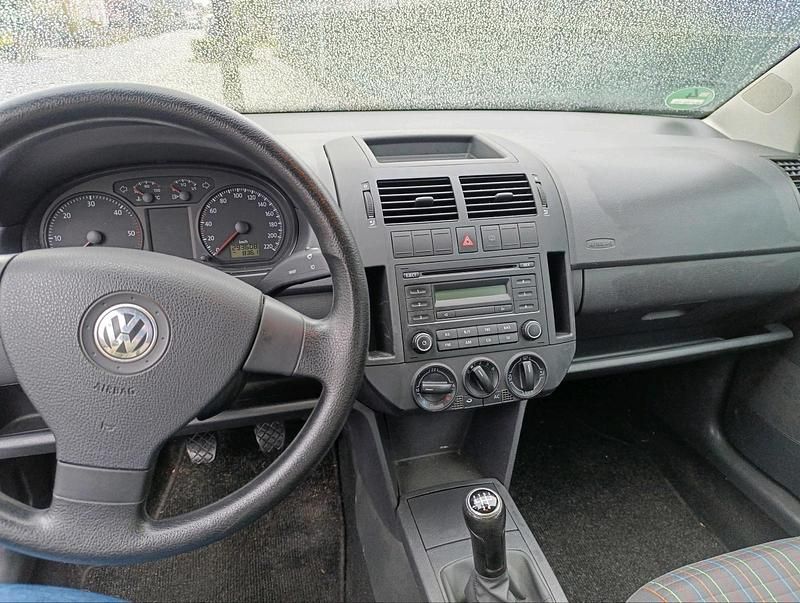 Gebraucht VW Polo 69 PS (50 kW) 2009 Silber Kleinwagen