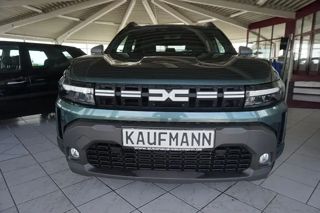 Neu Dacia Duster Journey 158 PS (116 kW) 2026 Grün SUV