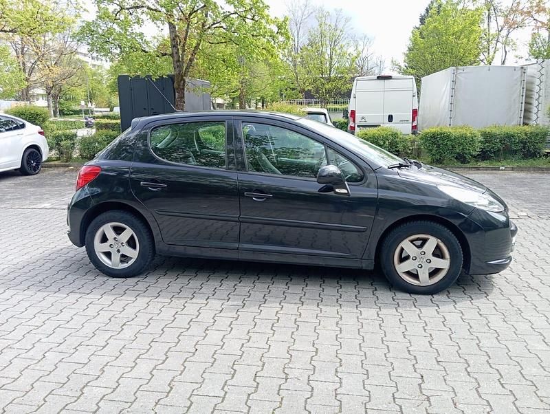 Schwarz Gebraucht 2009 Peugeot 207 Limousine | 1.000 € (Superpreis) - Bild 1/4