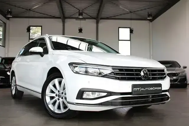 Gebraucht VW Passat Elegance 150 PS (110 kW) 2021 Andere Kombi