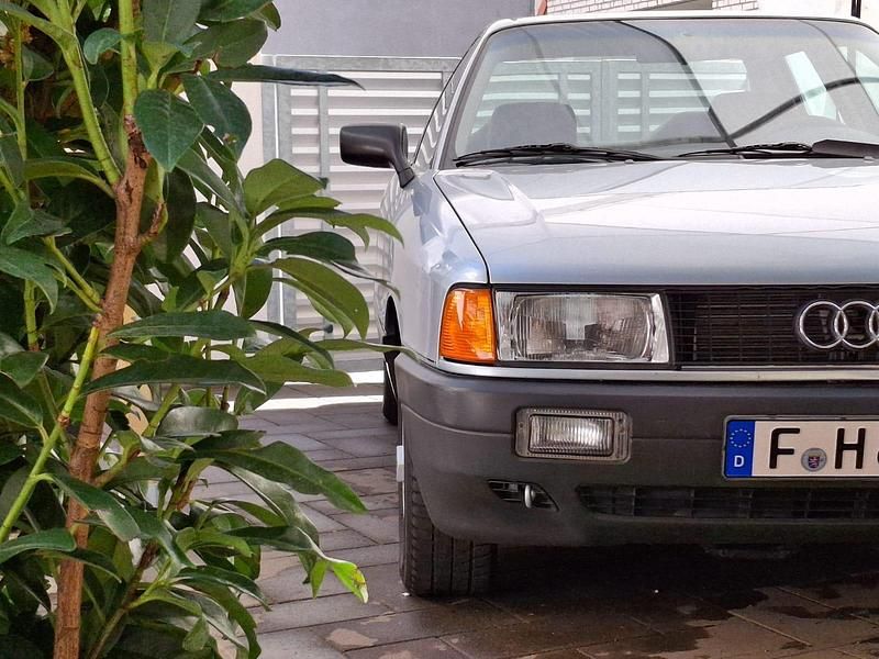 Silber Gebraucht 1990 Audi 80 Limousine | 3.490 € - Bild 1/4