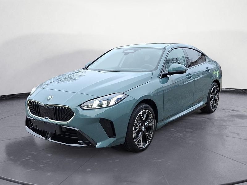 Neu BMW 220 170 PS (125 kW) 2026 Grün Coupé