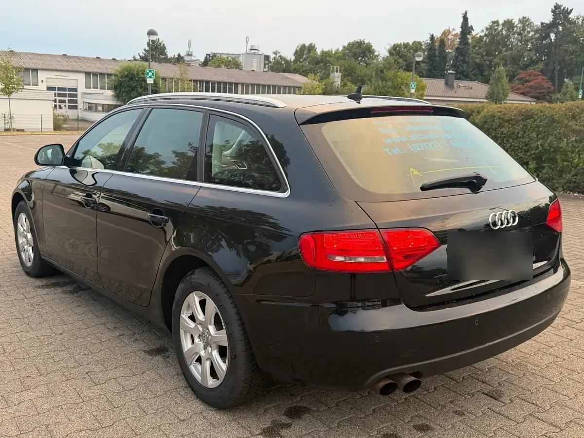 Gebraucht Audi A4 160 PS (117 kW) 2010 Schwarz Kombi