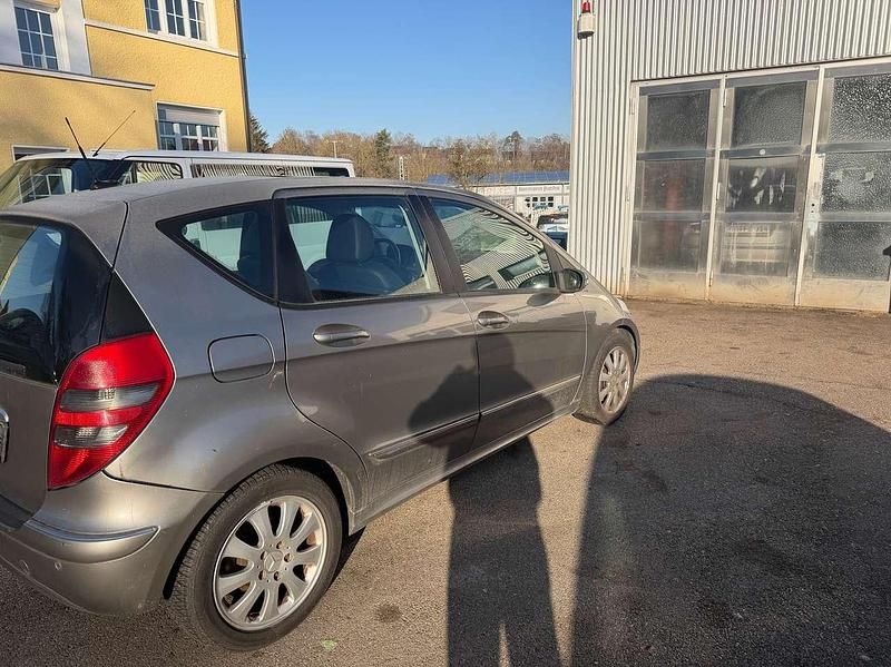 Gebraucht Mercedes A200 140 PS (102 kW) 2007 Kometgrau  metalliclack Kleinwagen