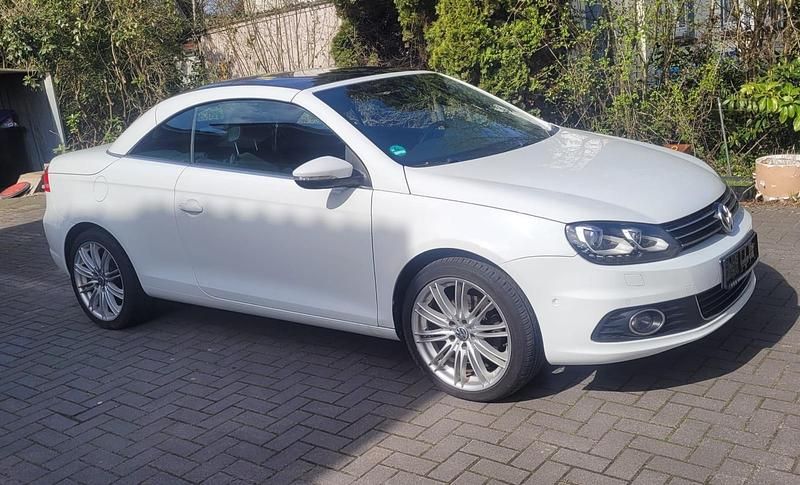 Usata VW Eos 122 CV (89 kW) 2015 Bianco Cabrio