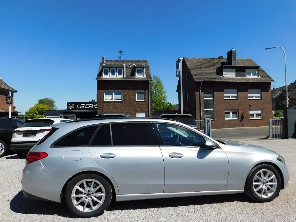Gebraucht Mercedes C200 163 PS (119 kW) 2023 Silber Kombi