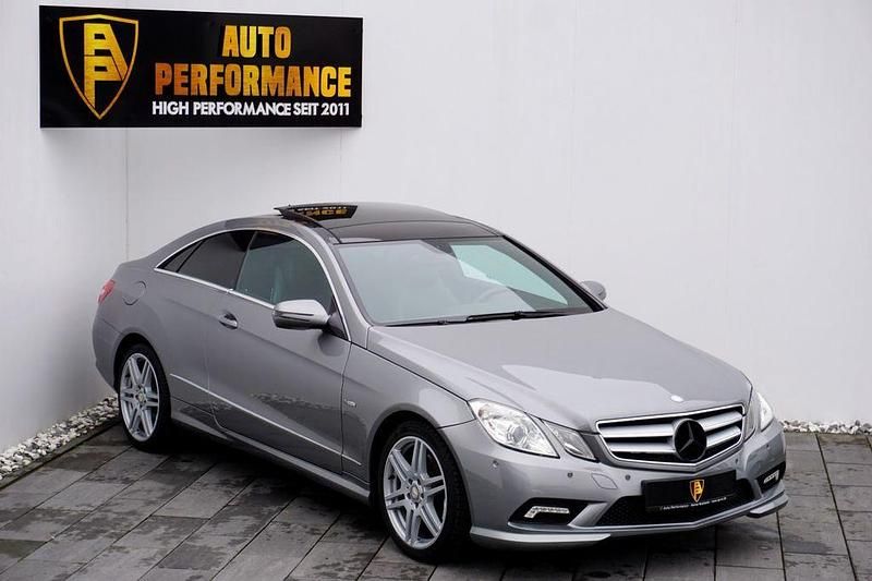 Gebraucht Mercedes E350 292 PS (214 kW) 2009 Palladiumsilber Coupé