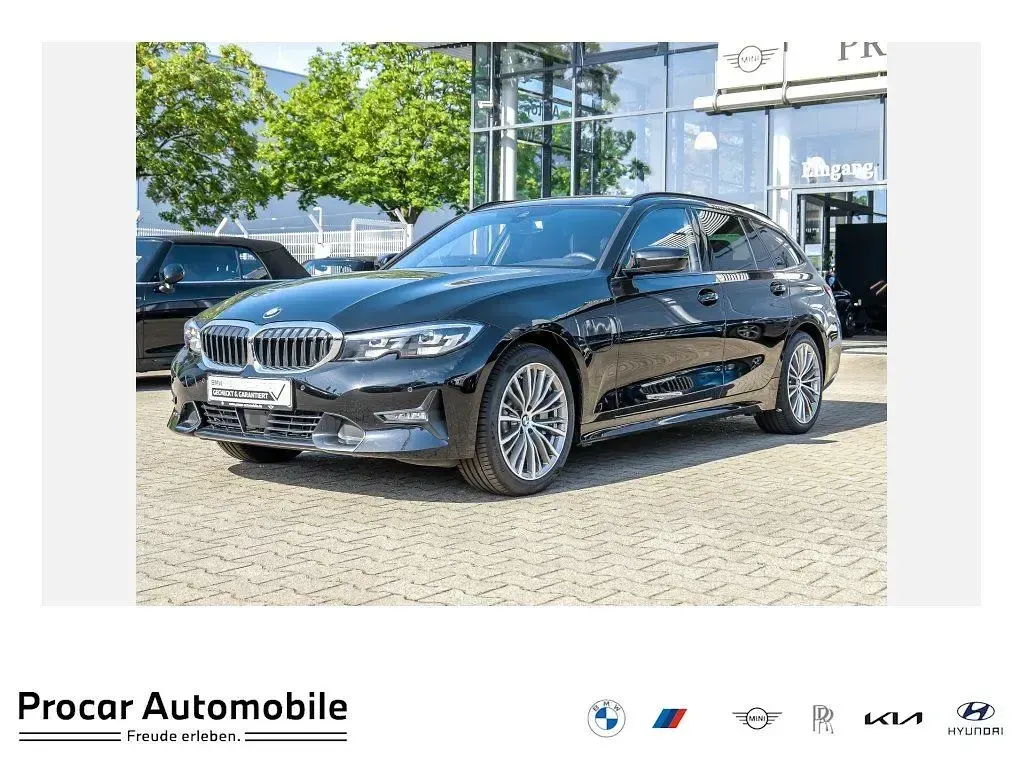 Gebraucht BMW 330e Sport Line 292 PS (214 kW) 2021 Kombi