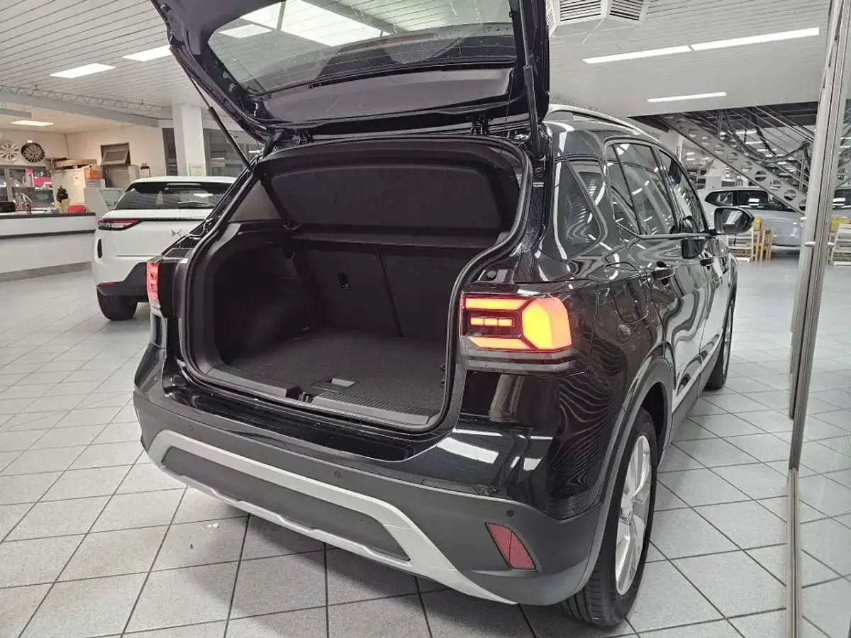 Neu VW T-Cross Life 150 PS (110 kW) 2026 Deepblackperl. SUV