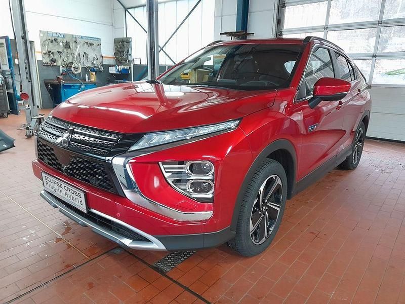 Rot Gebraucht 2021 Mitsubishi Eclipse Cross Intro Edition SUV | 21.490 € (Fairer Preis) - Bild 1/4