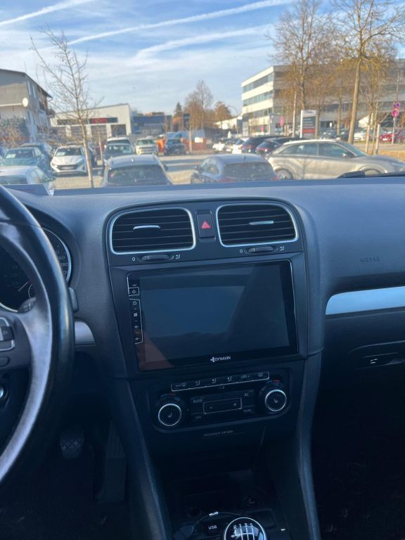 Gebraucht VW Golf VI Highline 160 PS (117 kW) 2010 Deep black pearlescent (metallic) Kombi
