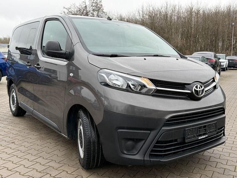 Gebraucht Toyota Proace 120 PS (88 kW) 2023 Grau Van / Kleinbus