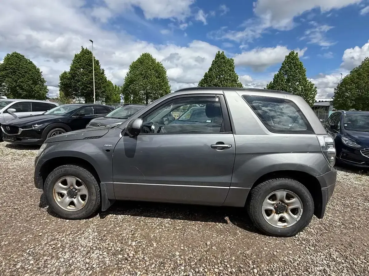 Gebraucht Suzuki Grand Vitara 129 PS (94 kW) 2007 Grau SUV