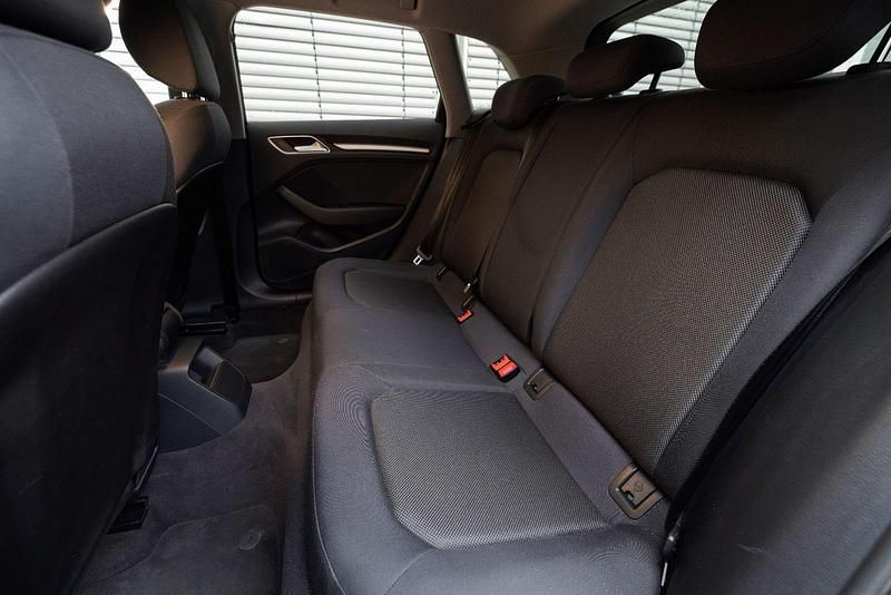 Gebraucht Audi A3 Ambiente 150 PS (110 kW) 2019 Weiß Limousine