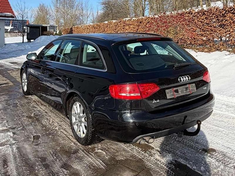 Gebraucht Audi A4 Ambiente 120 PS (88 kW) 2011 Schwarz Kombi