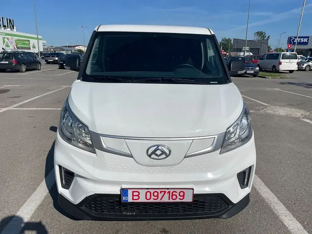 Begagnad Maxus eDeliver 3 117 kW (160 HK) 2023 Vit Van
