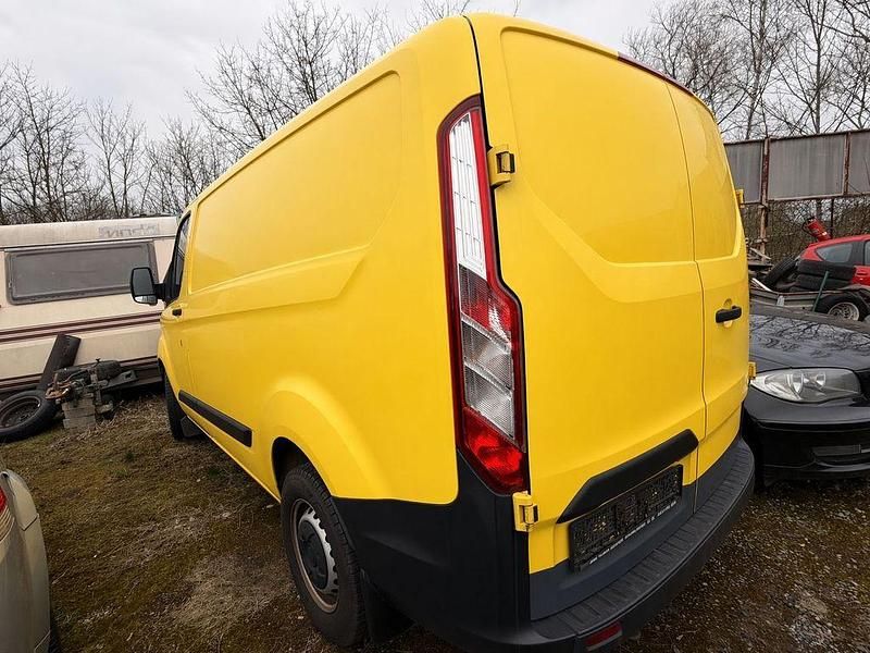 Second-hand Ford Transit Custom 105 CP (77 kW) 2018 Galben Monovolum