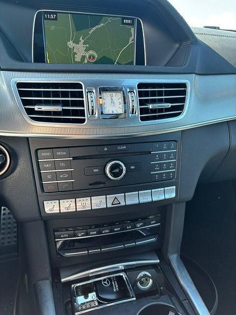 Gebraucht Mercedes E500 Avantgarde 408 PS (300 kW) 2016 Limousine