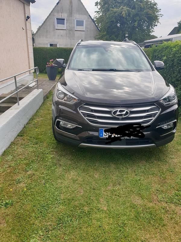Braun Gebraucht 2017 Hyundai Santa Fe SUV | 19.000 € (Superpreis) - Bild 1/4