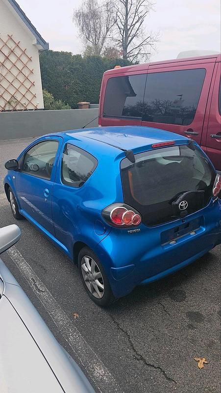 Gebraucht Toyota Aygo 2010 Blau Kleinwagen