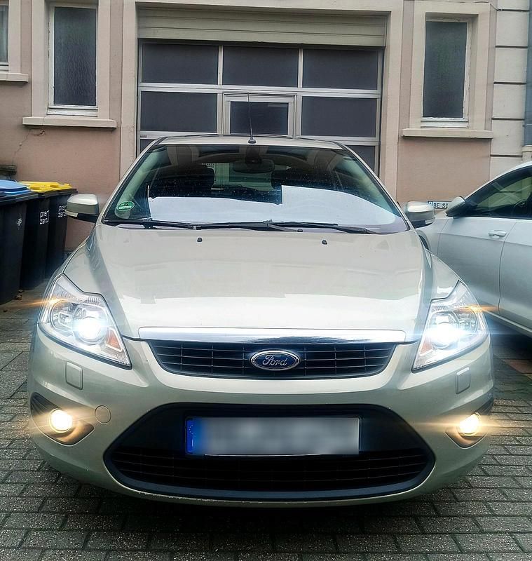 Second-hand Ford Focus 125 CP (91 kW) 2009 Andere farben Hatchback