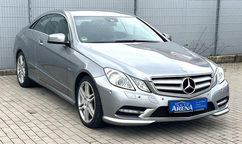 Gebraucht Mercedes E200 Sport 184 PS (135 kW) 2012 Silber Coupé