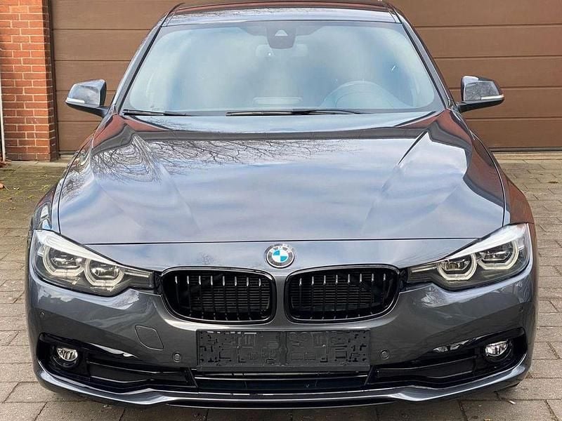 Gebraucht BMW 320 Sport Line 190 PS (139 kW) 2018 Grau Limousine