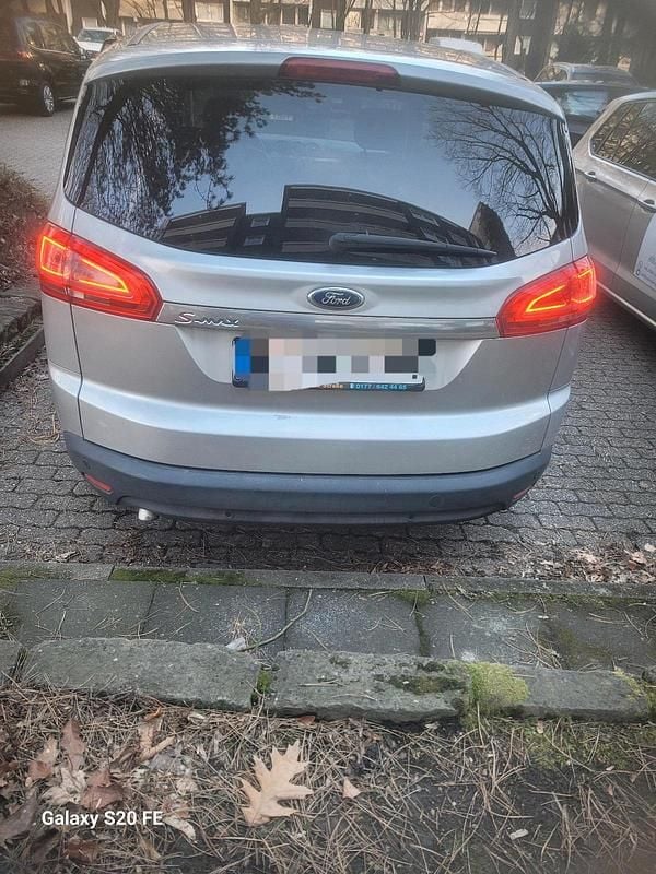 Gebraucht Ford S-MAX Titanium 140 PS (102 kW) 2014 Grau Van / Kleinbus