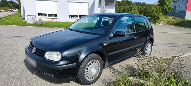 Schwarz Gebraucht 2002 VW Golf IV Kleinwagen | 1.000 € (Guter Preis) - Bild 1/4